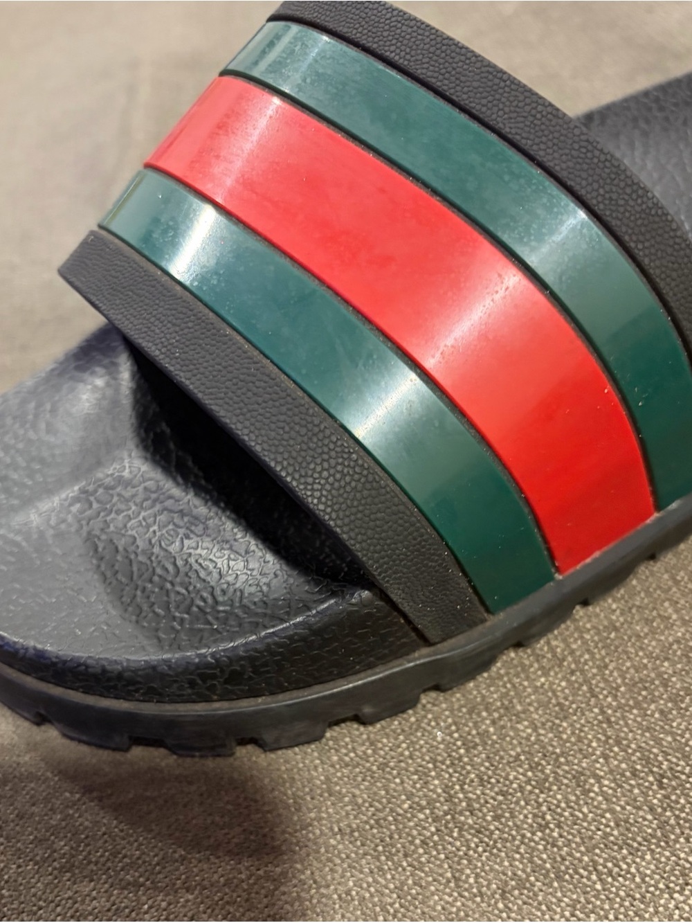 Men's Black Gucci Sandal with Green and Red Stripes LEFT SHOE ONLY - Picture 5 of 8